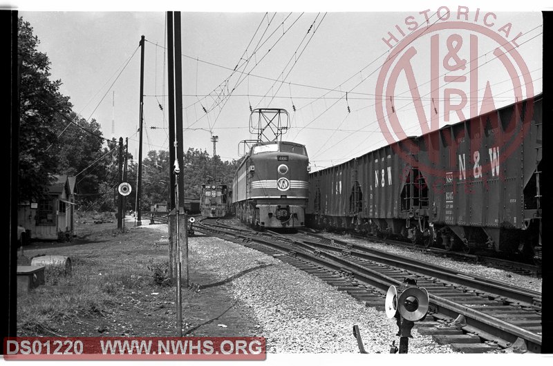 VGN EL-2B #228 at Roanoke on last day of electrification