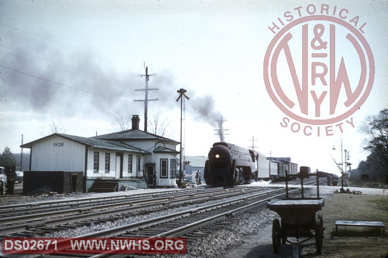 N&W J 600 at Ivor, VA station
