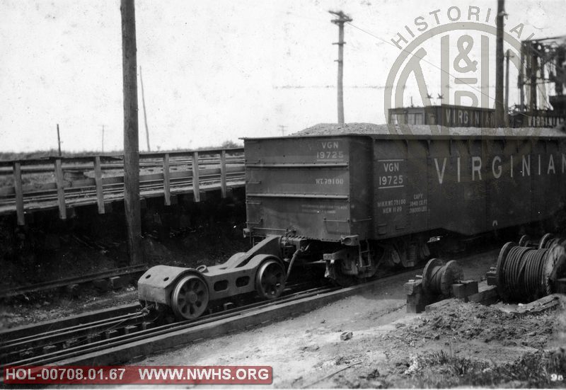 VGN Sewalls point coal loading pier, barney pushing gonodola #19725