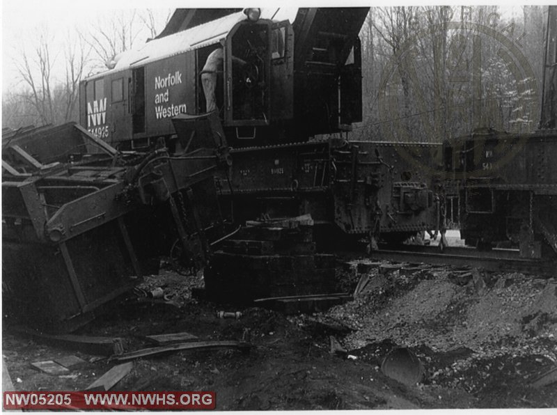 Wreck @ Henley, OH, B&W, (Wreck Car #540014 Overturned - Ex. VGN. B14)