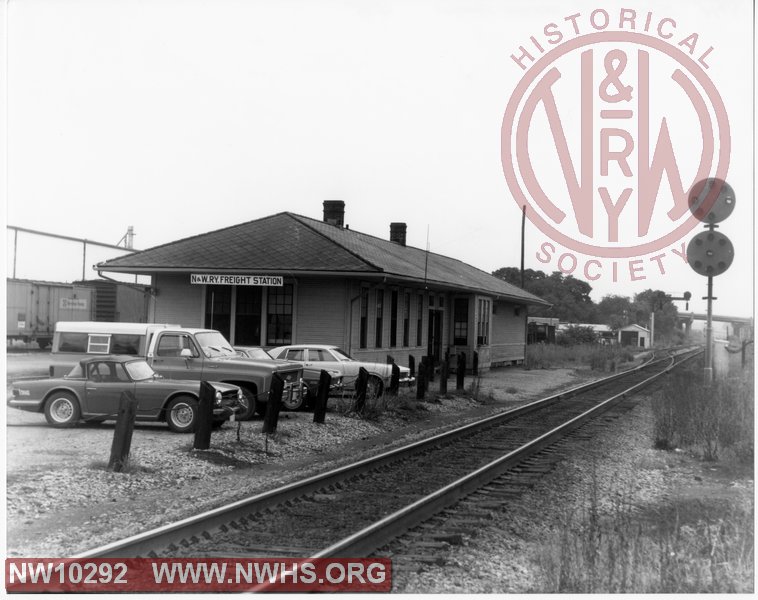 N&W freight station at Salem, VA looking east  (was VGN combination station)