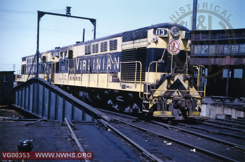 VGN H16-44 #113 and #114 on turntable at Norfolk, Lamberts Point, August 1960