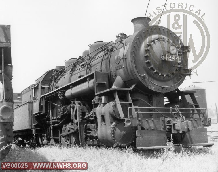 VGN Steam locomotive SB class #244