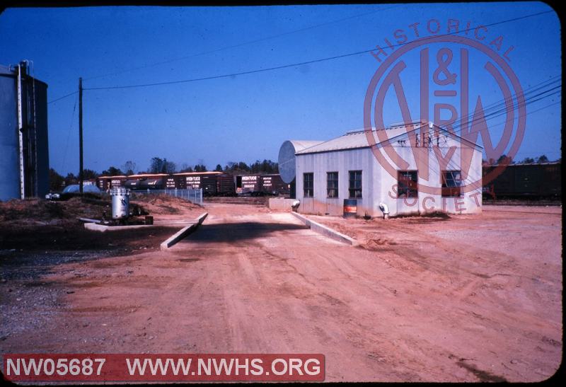 Slides 5677 - 5716 Show buildings, tracks & other outdoor scenes at various Southern Railway shops in 1973