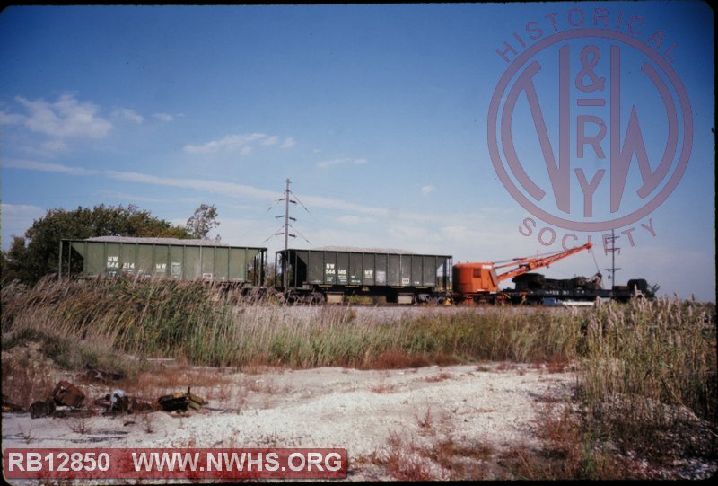 N&W Class H46 Hopper, Ballast, 100 Ton #544214 at Maple Grove, OH