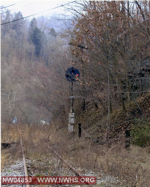 Single Signal, Color, @ Caretta, WV (Line out of service - Signal Operative)