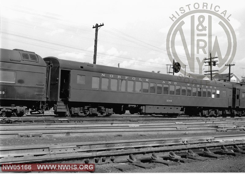  Class PG Coach,#1644,5/8 View,B&W,@ Roanoke,VA