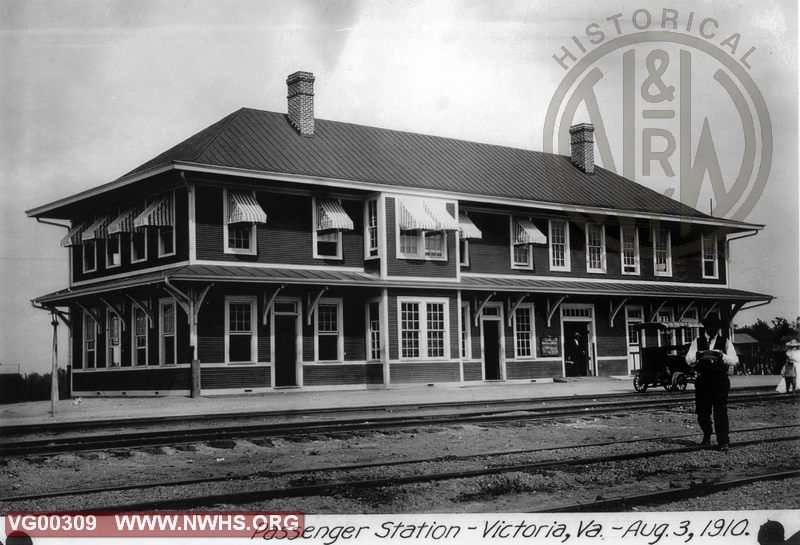 VGN Passenger Station at Victoria, VA Aug. 3, 1910